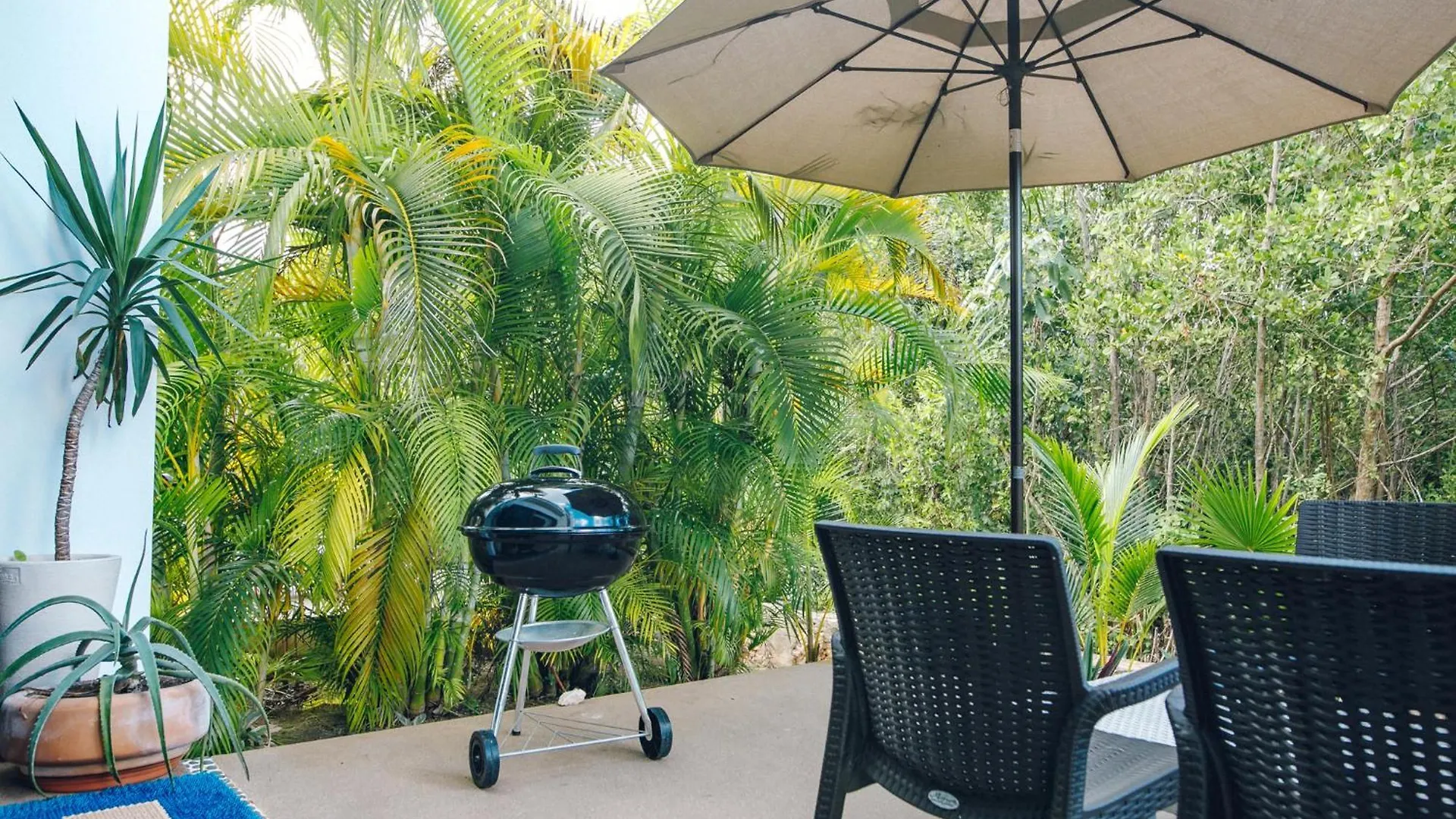 Apartment Beachside Bliss Modern 3Story Villa With Deck And Grill Akumal