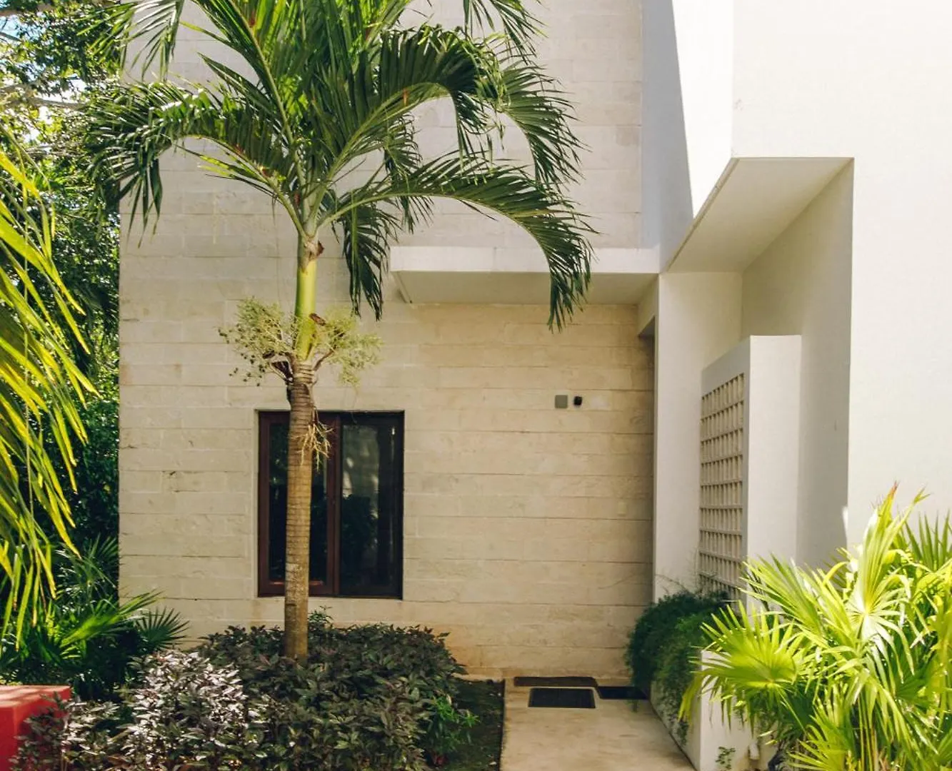 Apartment Beachside Bliss Modern 3Story Villa With Deck And Grill Akumal Mexico