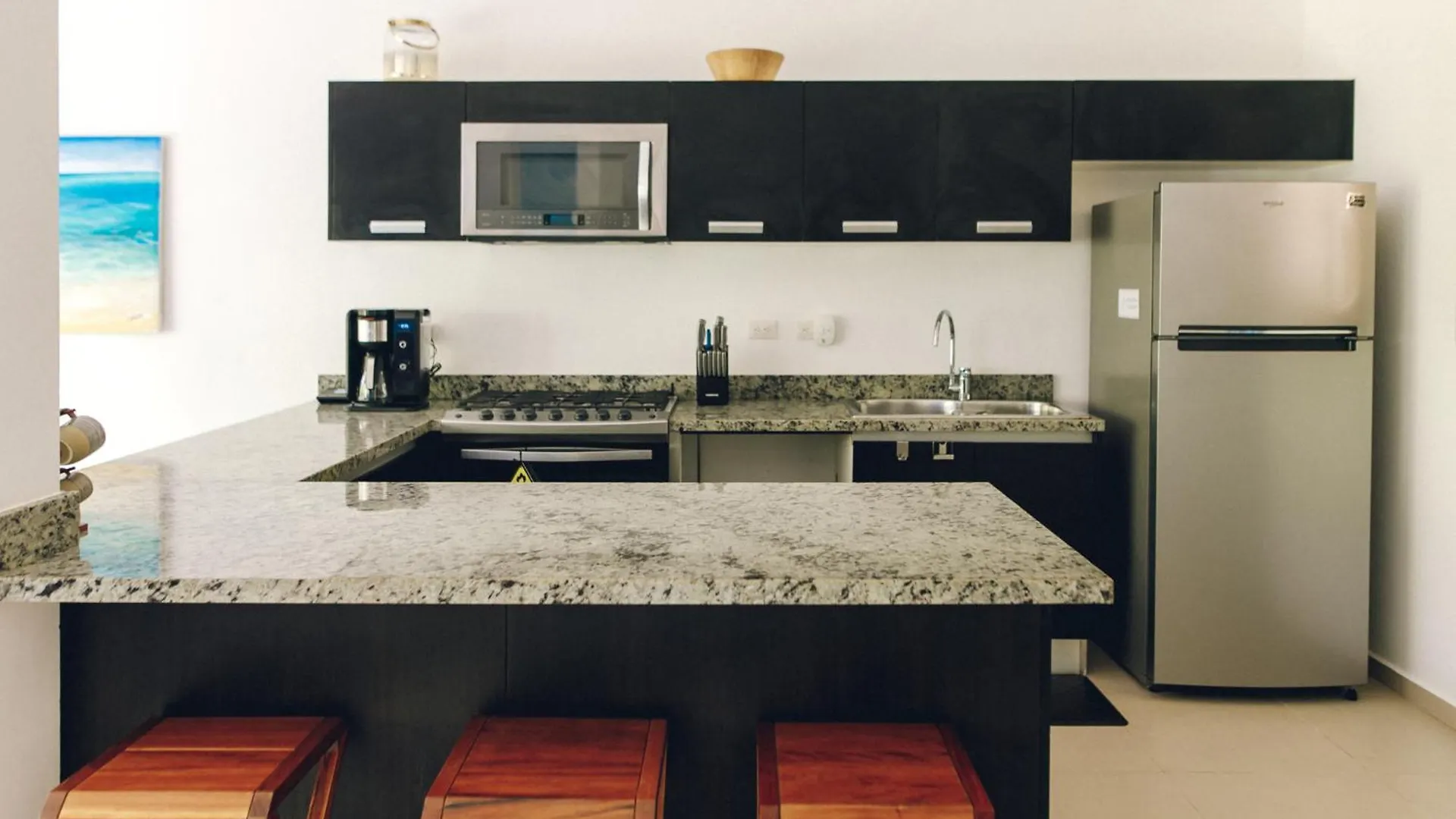 Apartment Beachside Bliss Modern 3Story Villa With Deck And Grill Akumal