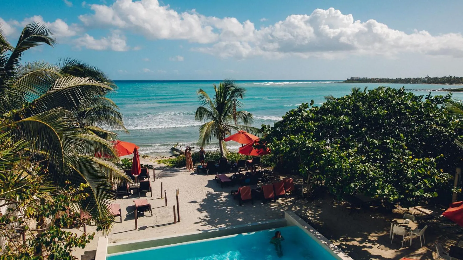 Beachside Bliss Modern 3Story Villa With Deck And Grill Akumal